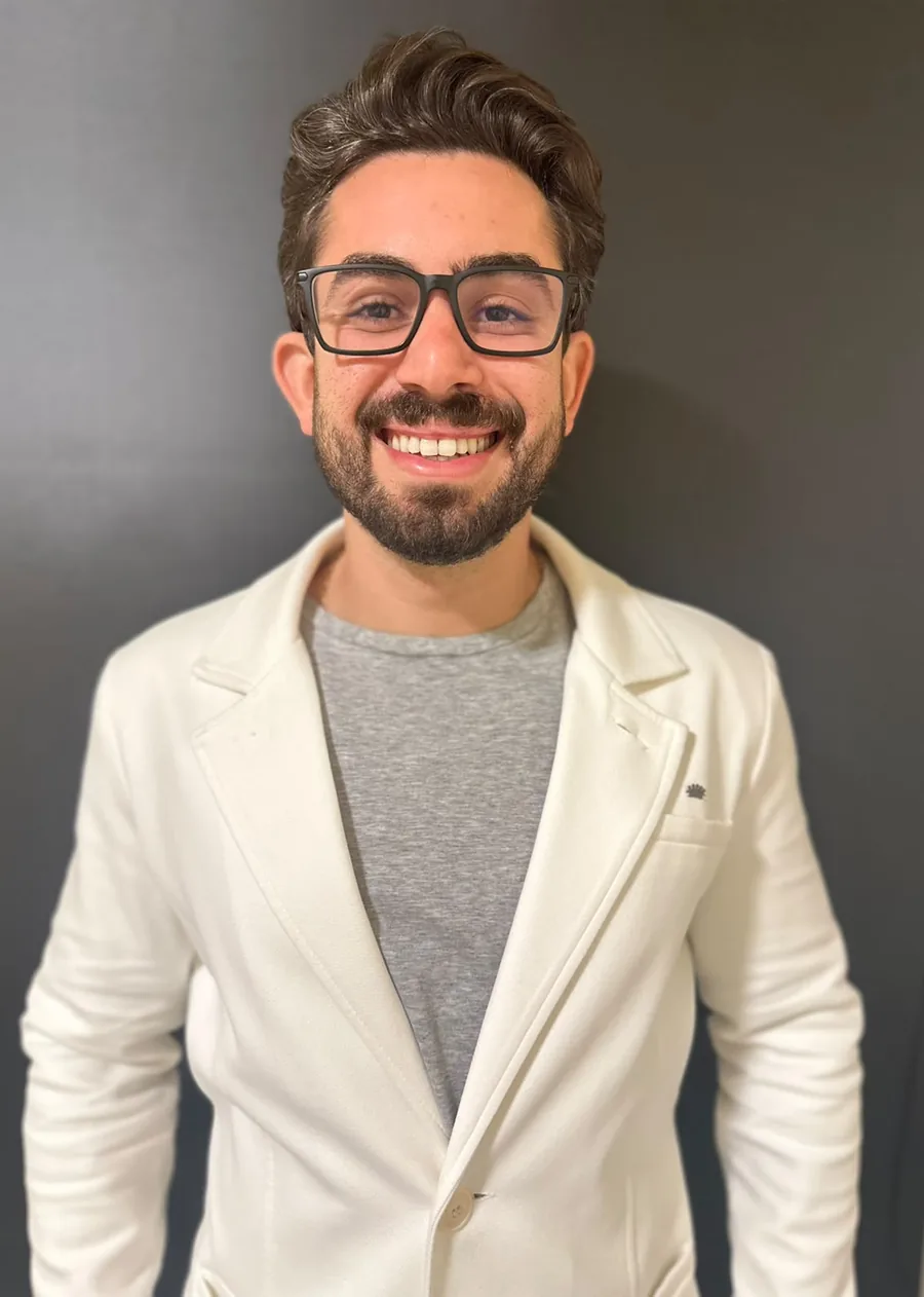 Retrato profissional de Dr. Matheus Abdalla, médico da Clínica Renasce